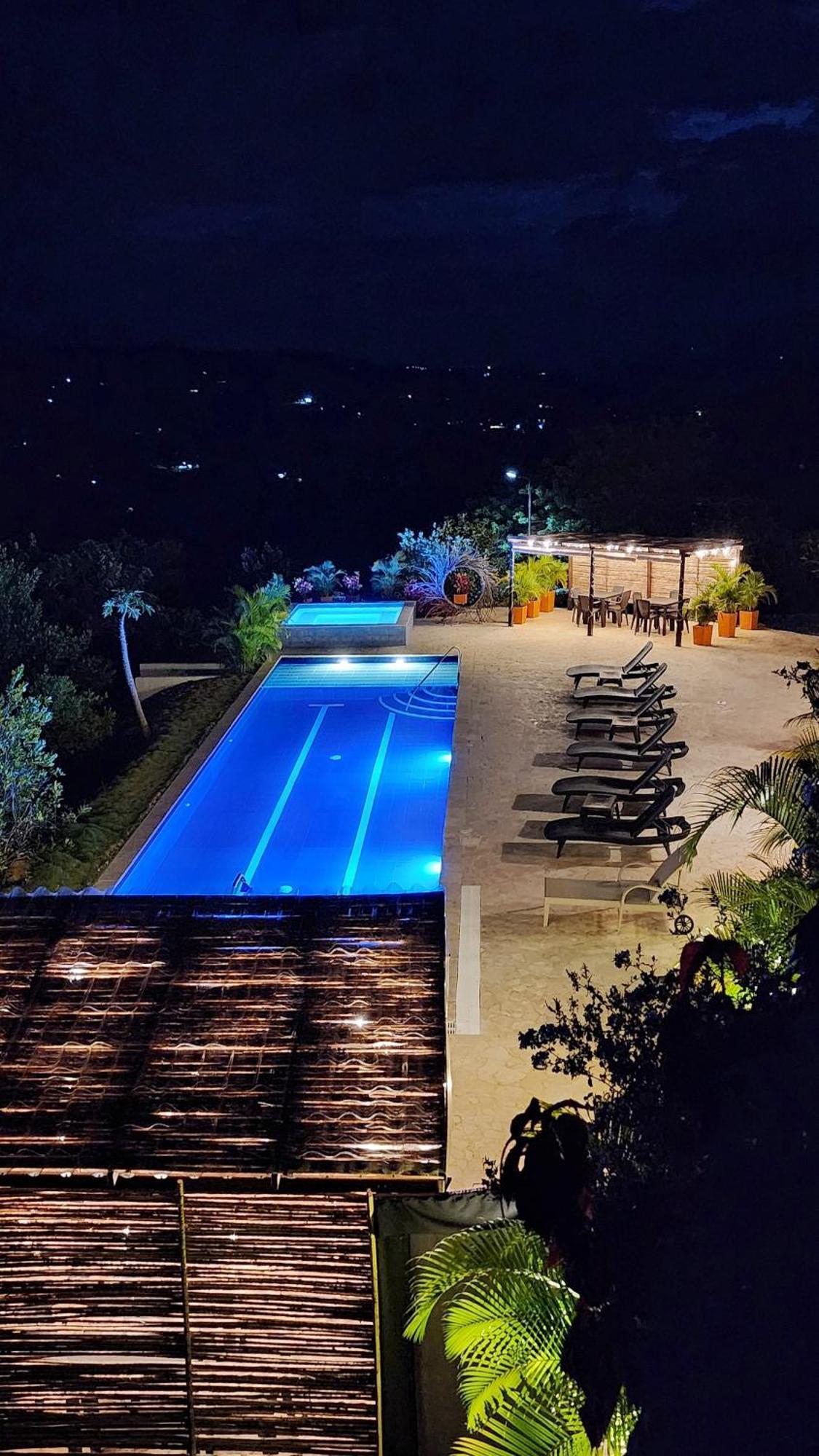 Hotel Amanee バリチャラ エクステリア 写真